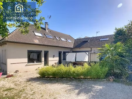 maison familiale rénovée avec goût - volumes et prestations de qualité