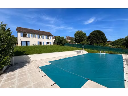 location maison  127 m² t-6 à pierre-buffière  1 050 €
