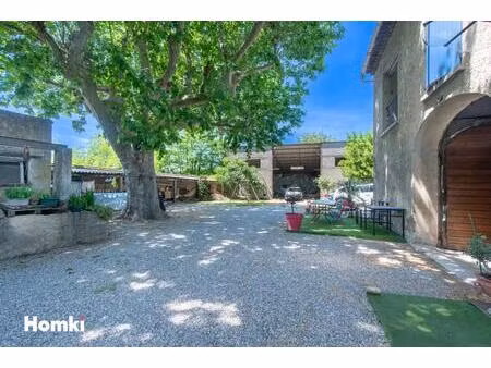 **authentique mas provençal avec hangar de 220 m² et fort potentiel au cœur de mallemort**