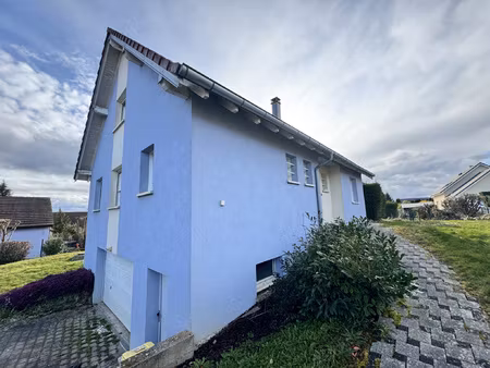 maison de type t6 avec piscine
