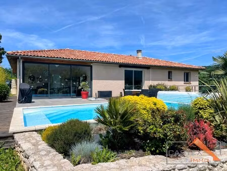 havre de paix à la campagne : maison avec piscine et vue dégagée