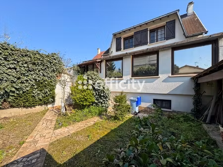 maison 7 pièces - 153 m²