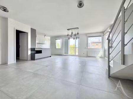 magnifique duplex t3 de 85 15 m² avec son garage + son parking + sa cave