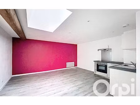 location appartement  49.05 m² t-2 à saint-flour  369 €