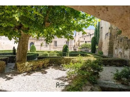 appartement rénové avec jardin à la française au cœur du secteur sauvegardé d’uzès