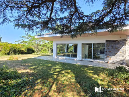 a la porte de cholet  maison d'architecte indépendante de 258 m² sur un terrain de plus de