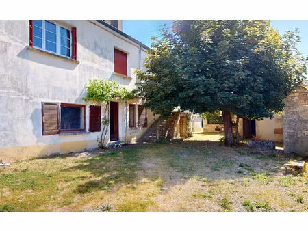 maison fontaines 246 m² t-9 à vendre  360 000 €