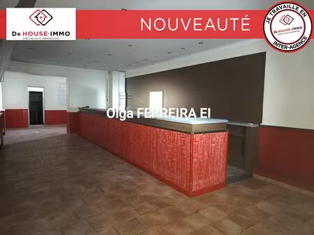 maison d'habitation avec local commercial