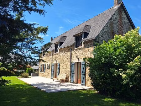 propriété de 142 m² à commer