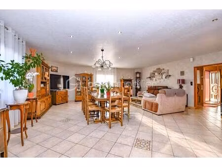 maison de 320 m² à maizey