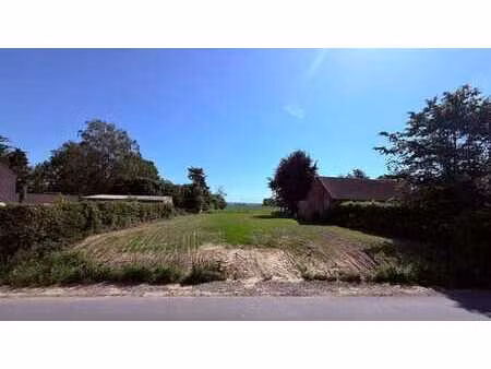 terrain de 9 ares 75 ca avec vue sur la campagne