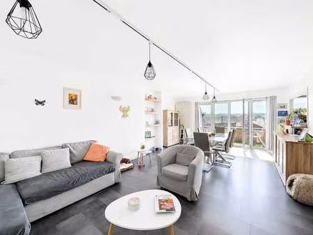 vaste duplex 2 chambres avec 2 salles d’eau et 2 terrasses