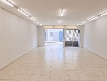 à louer local commercial 40 m² - centre-ville de sète