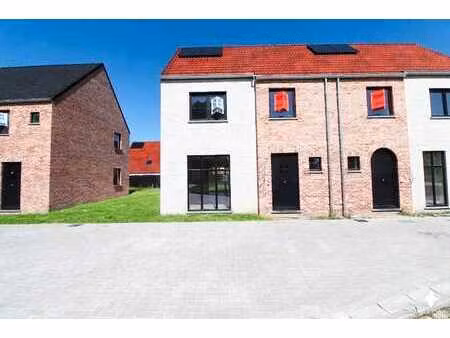 ruime nieuwbouwwoning te waardamme