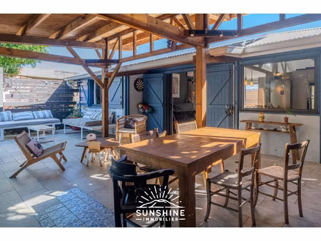 en exclusivité – maison créole 4 pièces meublée avec piscine – sainte clotilde  sunshine i