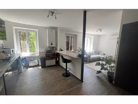 location appartement  m² t-2 à loriol-sur-drôme  550 €