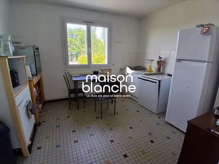 location appartement 3 pièces 76 m² à parthenay (79200)  531 €