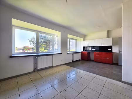 appartement de 3 pièces 60m2 habitables + combles aménageabl