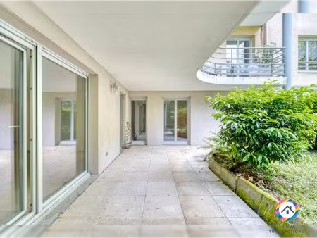 appartement t3 avec terrasse et jardin privatif à neuville sur saône 334 000€