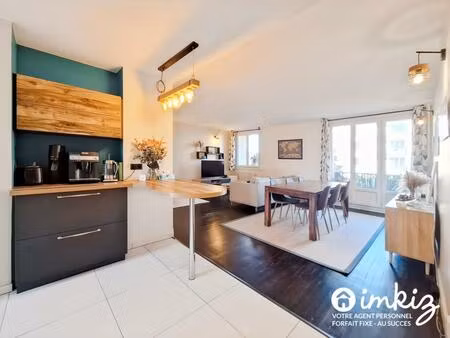 gratte ciel - appartement 70 m² avec balcon
