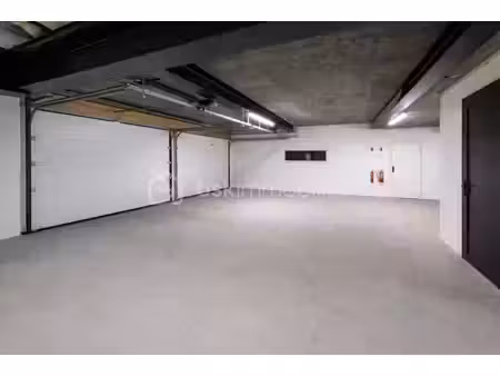 local d'activité 154m²