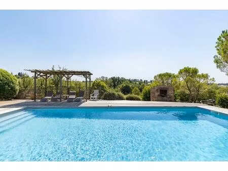 ensemble immobilier bâtisse en pierre 1ha de terrain