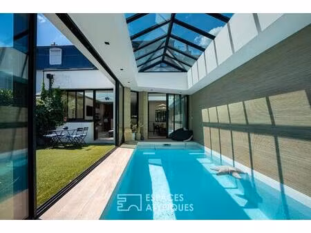 maison de caractère avec piscine et jardin paysager à monselet