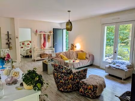charmante maison 2 chambres au coeur d'un environnement boisé
