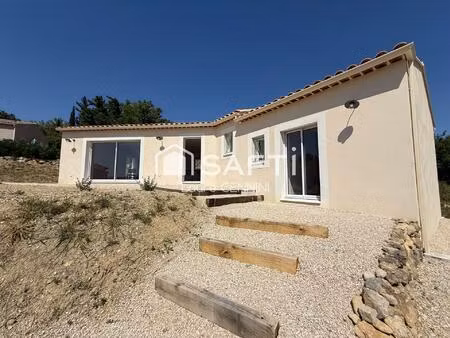 maison neuve dans un village très prisé