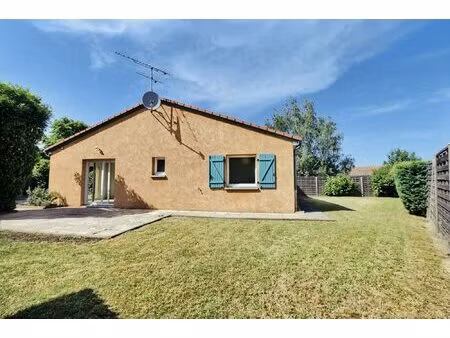 riom - plain pied avec garage et jardin