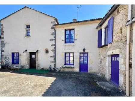 maison de caractère de 220 m² au cœur de la cité médiévale de saint-loup-lamairé avec stud