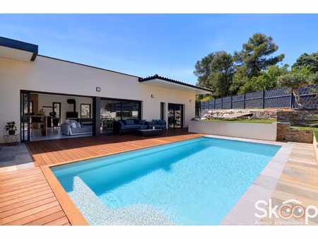 exclusivité vente villa contemporaine de plain-pied - montfe
