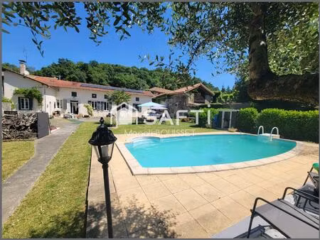 maison ancienne t4 de 152m²  jardin  piscine  puits  studio  cour  terrasse  hangar  caban