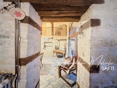 maison en pierre rénovée avec charme et authenticité