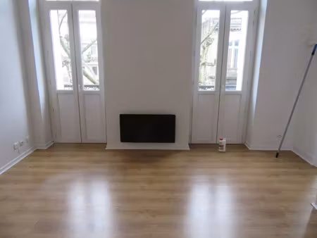 location appartement 1 pièce 32 m² à bordeaux (33000)  693 €