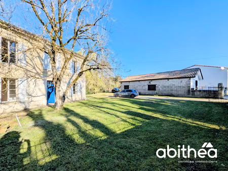 coup de coeur assuré : ancien moulin en pierre à deux pas du