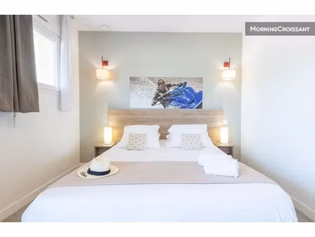 location meublée appartement 1 pièce 23 m² à mandelieu-la-napoule (06210)  780 €