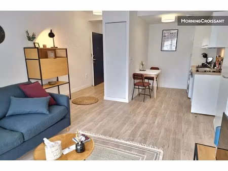 location meublée appartement 2 pièces 45 m² à rueil-malmaison (92500)  1 590 €