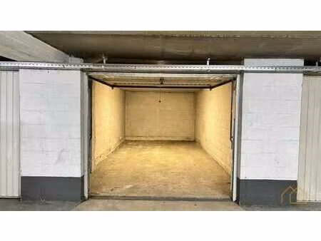 parking / garage