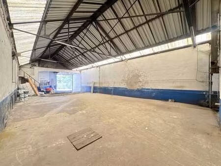 entrepôt 180 m² proche de la gare et du centre d'ottignies