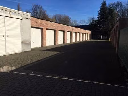 bovengrondse garagebox te huur!