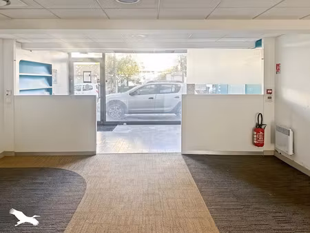 location locaux professionnels 2 pièces 76.14 m² à marseille 9ème (13009)  1 700 €