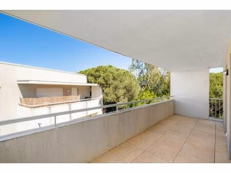 appartement t3 de 63m2 récent avec parking  au calme