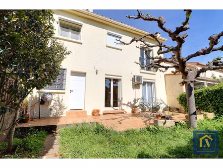 a louer maison meublée 2 faces  3 chambres avec garage et jardin