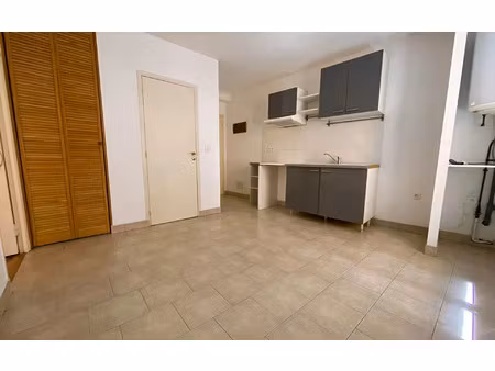 location appartement  m² t-2 à mouans-sartoux  675 €