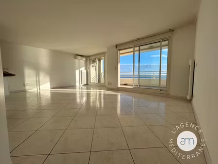 a vendre à palavas les flots superbe f4 dernier étage face m