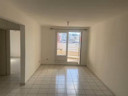 appartement t2 - sainte clotilde moufia