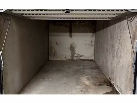 location stationnement  15 m² t- à fréjus  128 €