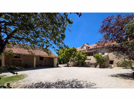 belle propriété en pierre! possibilité chambres d'hôtes.