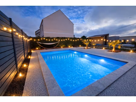 maison individuelle à perdreauville 7 pièces 193 m2 piscine chauffée jardin